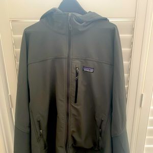 Men’s Large Patagonia Shell jacket.